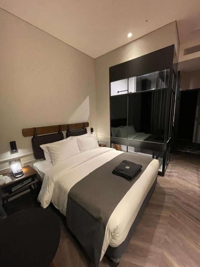 Junibino Hotel Hongdae Seoul Bagian luar foto