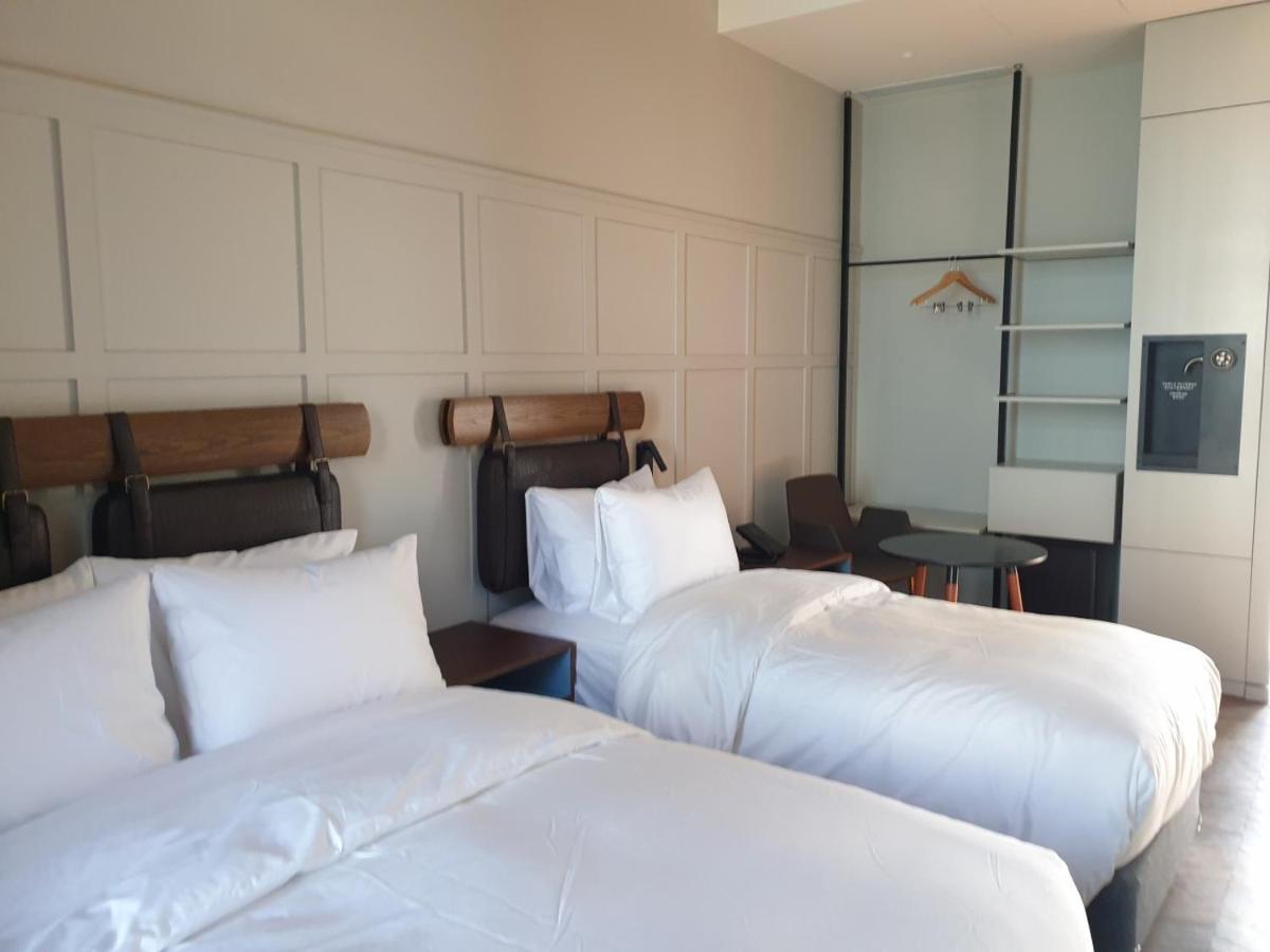Junibino Hotel Hongdae Seoul Bagian luar foto