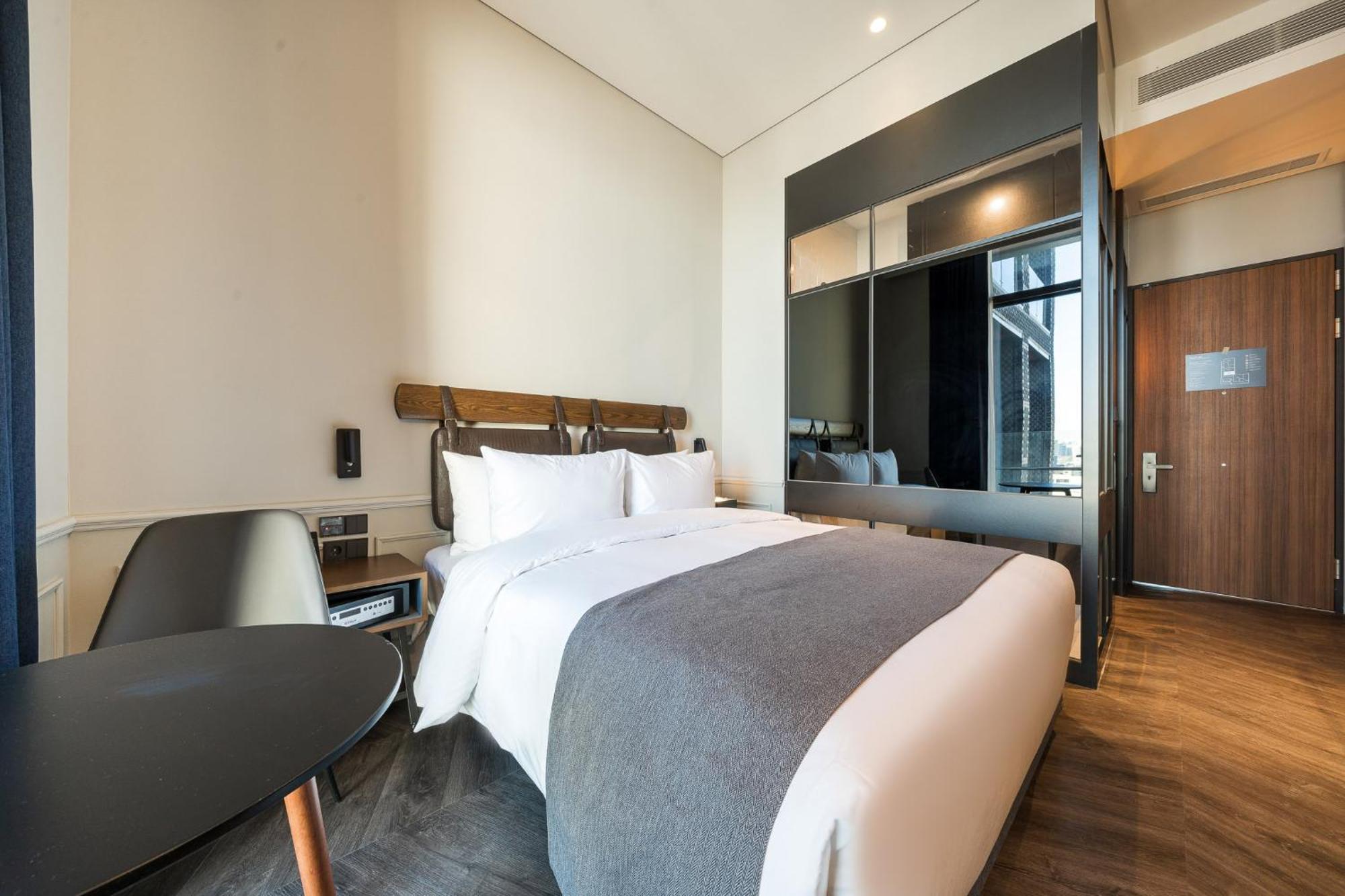 Junibino Hotel Hongdae Seoul Bagian luar foto